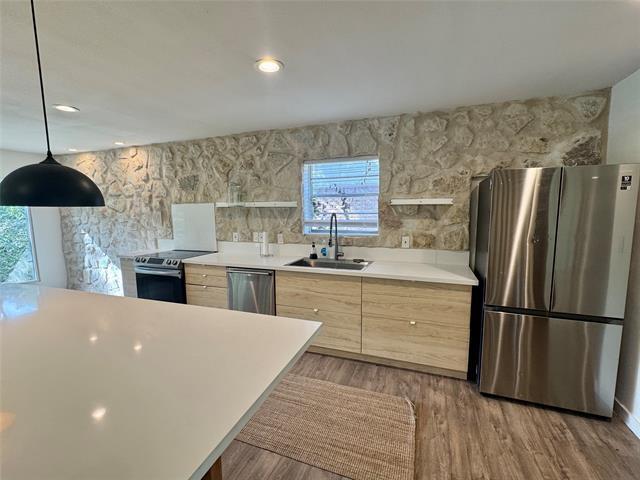 Building Photo - 211 Mill Creek Dr