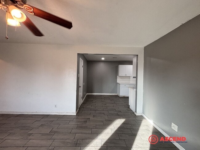 Building Photo - 3-Bedroom Home In East Bakersfield!