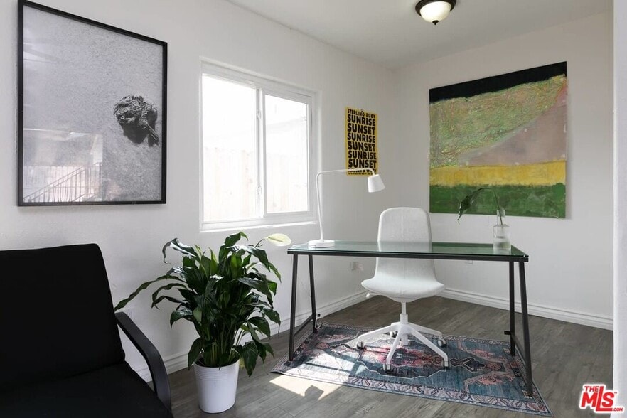 Attached studio - 632 S Evergreen Ave