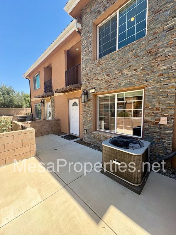 Building Photo - 16408 Valencia Ave