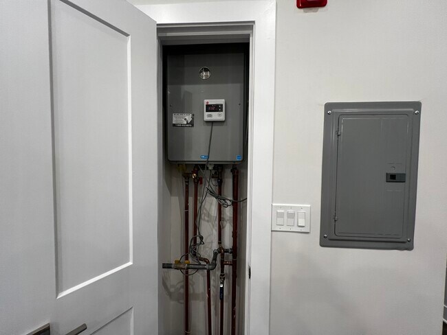 Building Photo - 4819 Main St