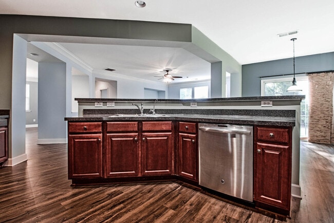 Building Photo - 27 Pin Oak Ln