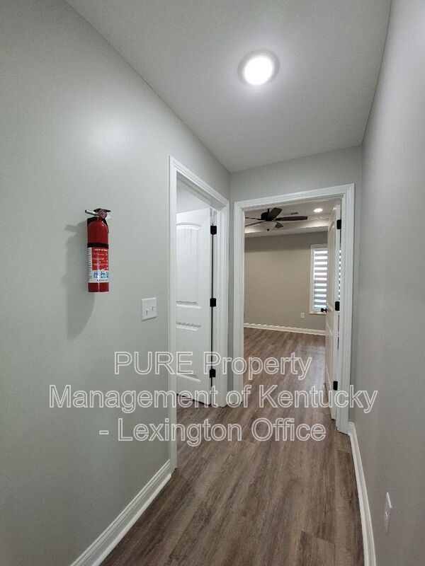 Building Photo - 521 Sapphire Dr
