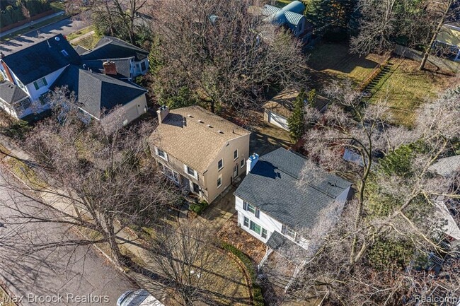 Building Photo - 758 Chester St