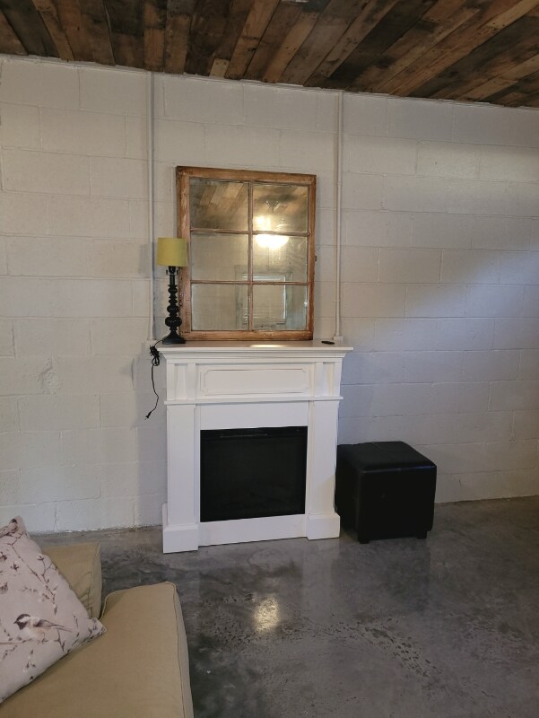 Building Photo - 123 Gordon Rd