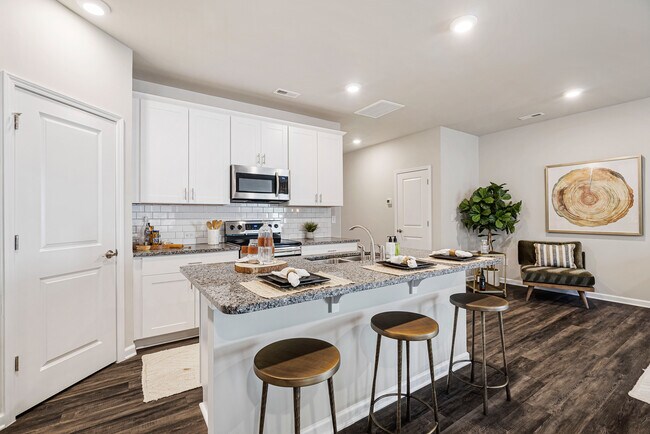 Building Photo - 6543 Doan Dr NW