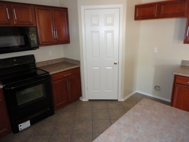 Building Photo - 2907 S 91st Dr