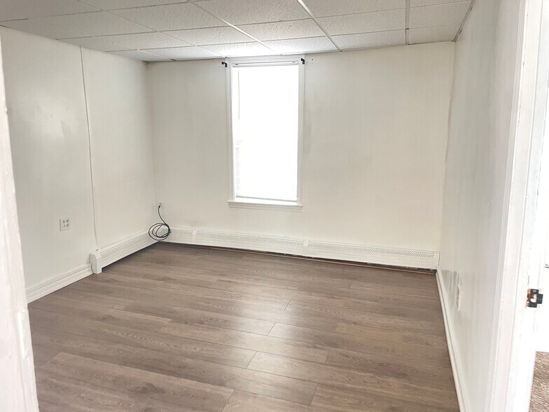 Building Photo - 99 Beach St