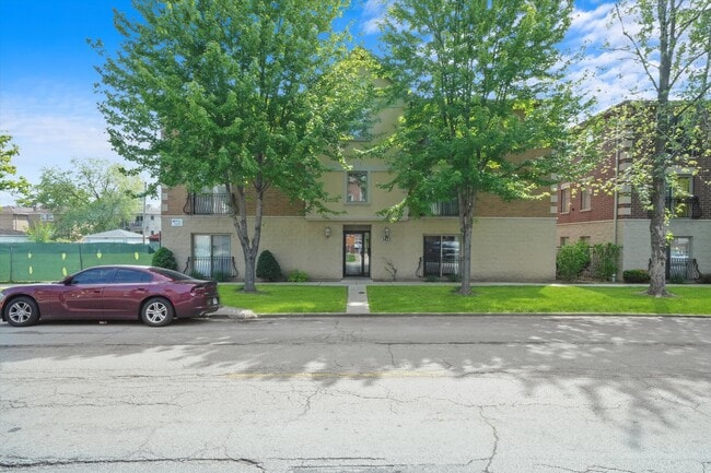 Building Photo - 3423 Ridgeland-101