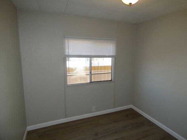 Building Photo - 2858 W Carnauba St