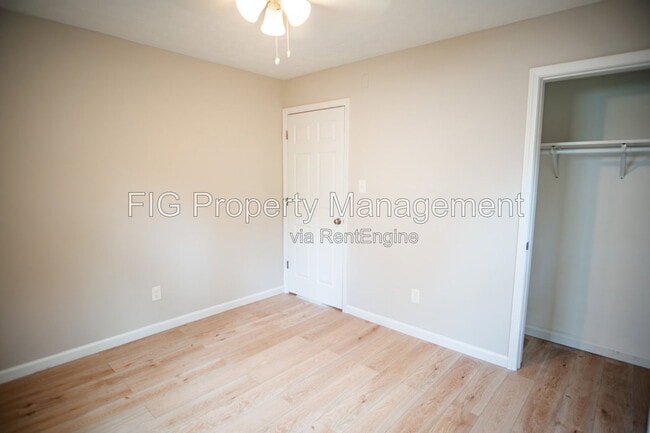 Building Photo - 607 Hillview Rd