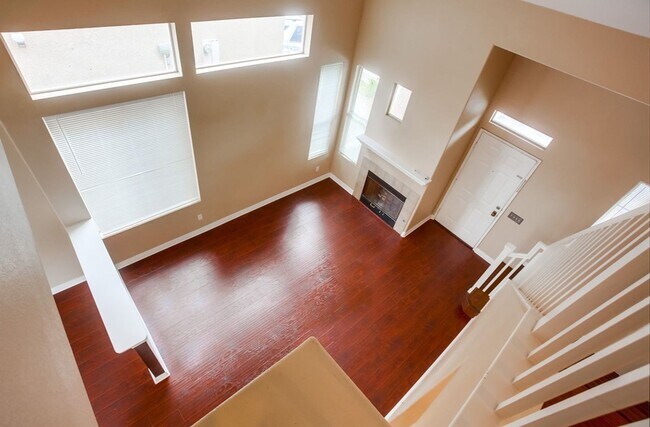 Building Photo - Desirable 3 Bedroom 2 Bath in Ivey Ridge C...