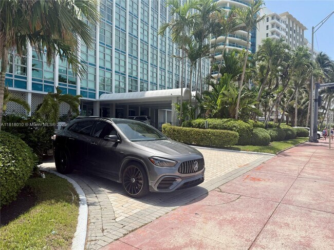 Building Photo - 5055 Collins Ave