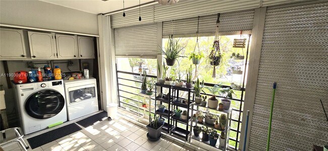 Building Photo - 20291 NE 30th Ave