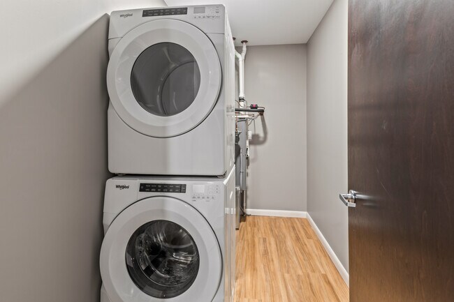 Building Photo - 8041 W Bluemound Rd