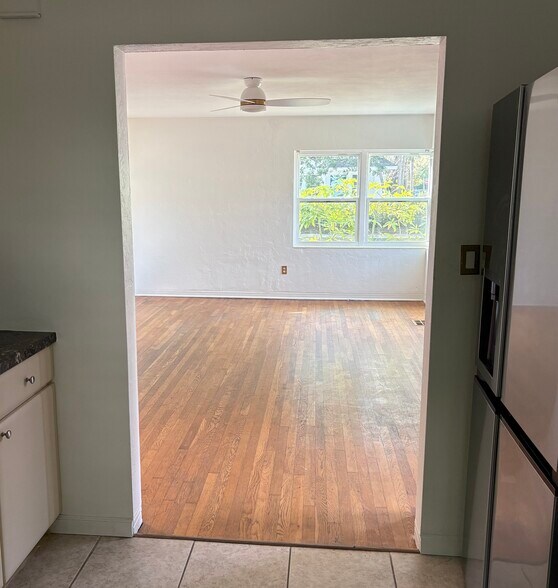 Building Photo - 306 14th Ave NE