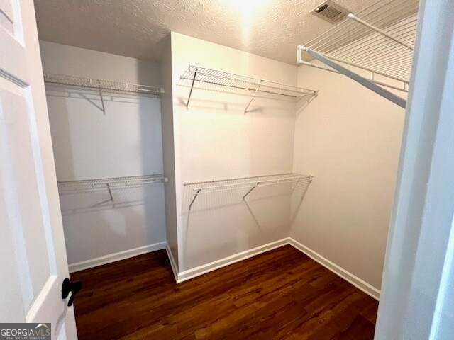 Building Photo - 3320 Northcliff Dr