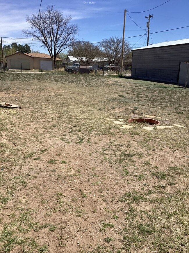 Building Photo - Newly Renovated 2Bedroom! Located in Portales!!