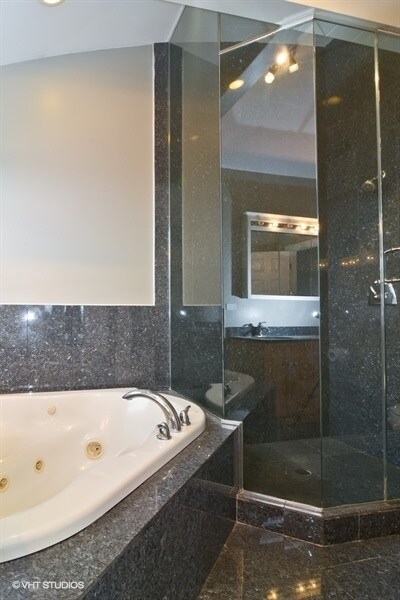 Building Photo - 1540 North Claremont-3E