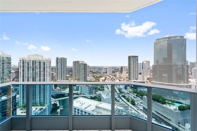 Building Photo - 200 Biscayne Blvd Way