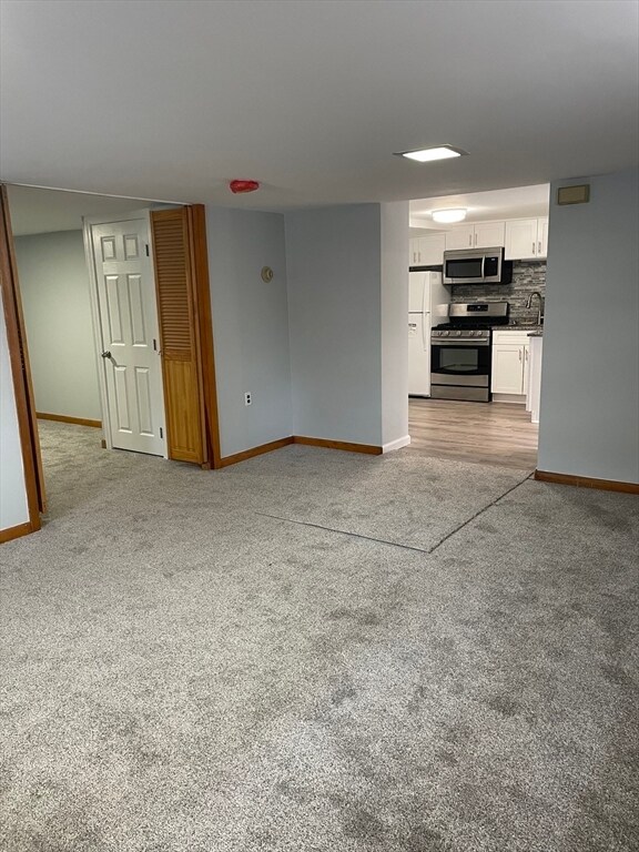 Building Photo - 9 Hall St