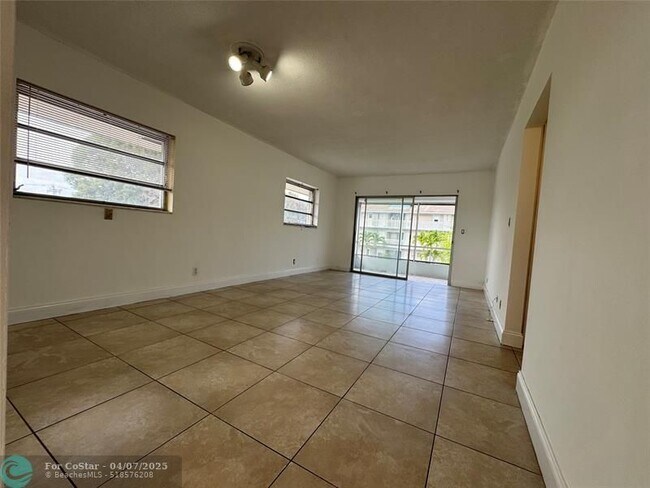 Building Photo - 5800 Margate Blvd