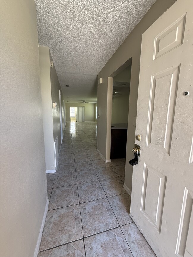 Building Photo - 752 Lucaya Dr