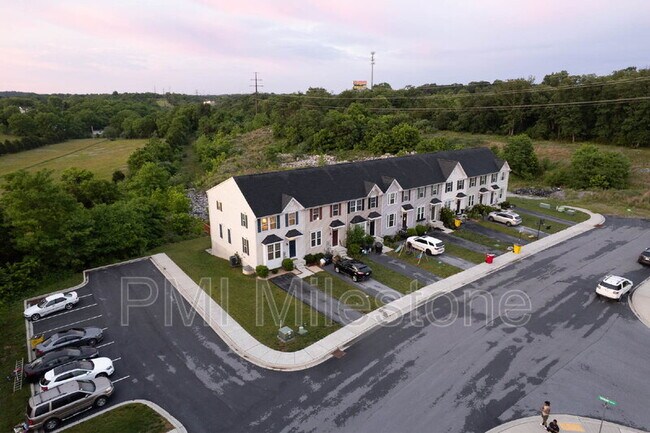 Building Photo - 367 Ontario Dr