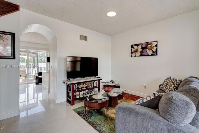 Building Photo - 8535 SW 152nd Ave