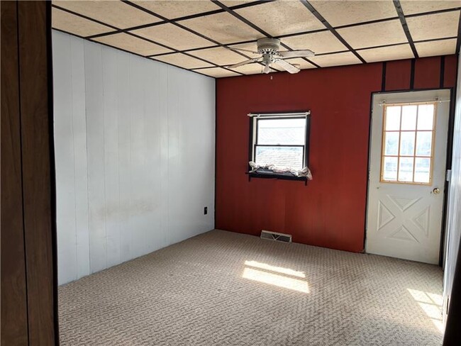 Building Photo - 648 S Ankeny Ave