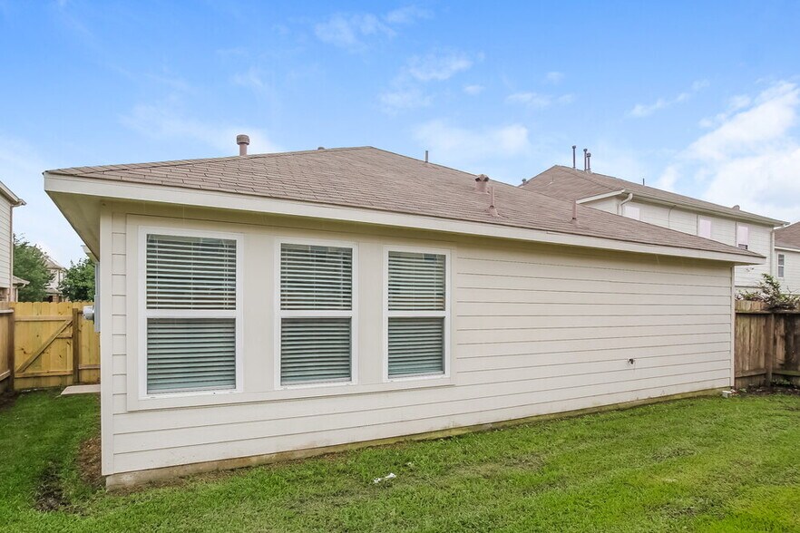 Building Photo - 4843 Fair Oak Dale Ln