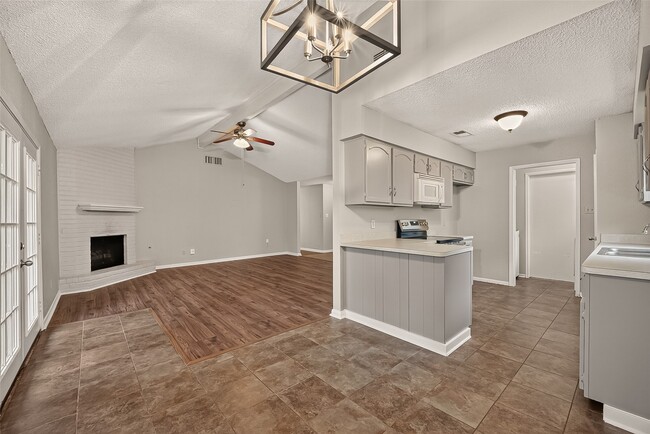 Building Photo - 16451 Cavendish Dr