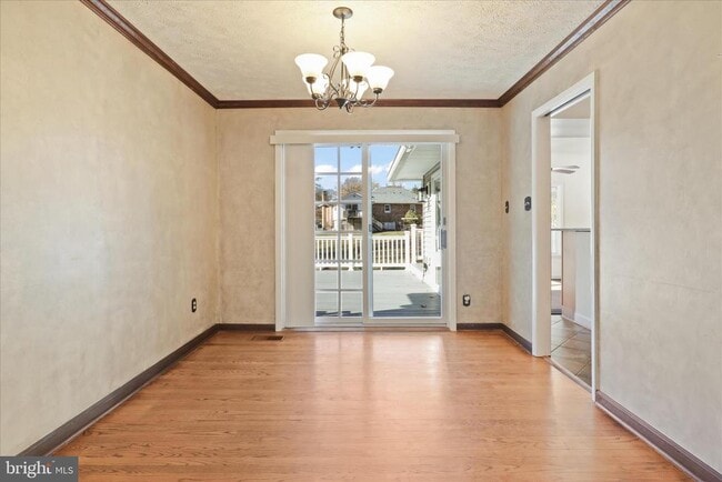 Building Photo - 3838 Glenbrook Rd