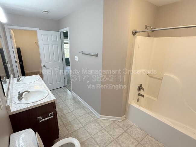 Building Photo - 1455 Bearsden Dr