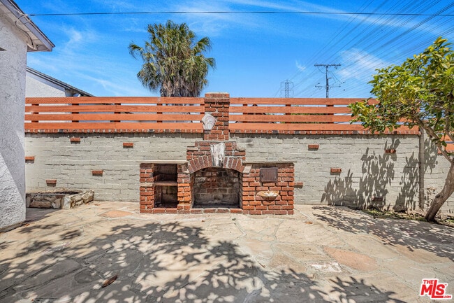 Building Photo - 3020 Dow Ave