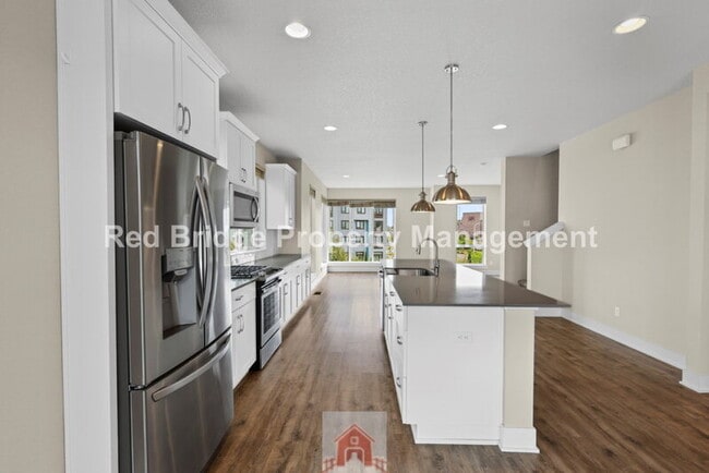 Building Photo - 17325 SW Goldcrest Ln