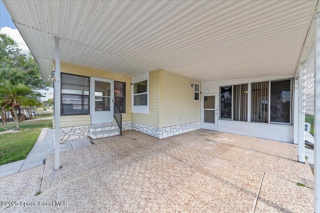 Building Photo - 938 Wren Cir