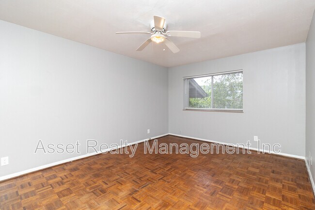 Building Photo - 3636 Taliluna Ave