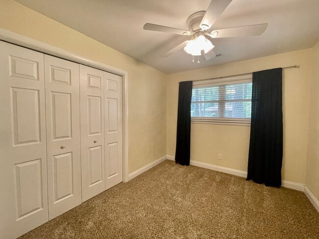 Building Photo - Ready 07-13-26! 4/2 Ranch Home On Corner Lot! Pet-Friendly & All Appliances Convey!