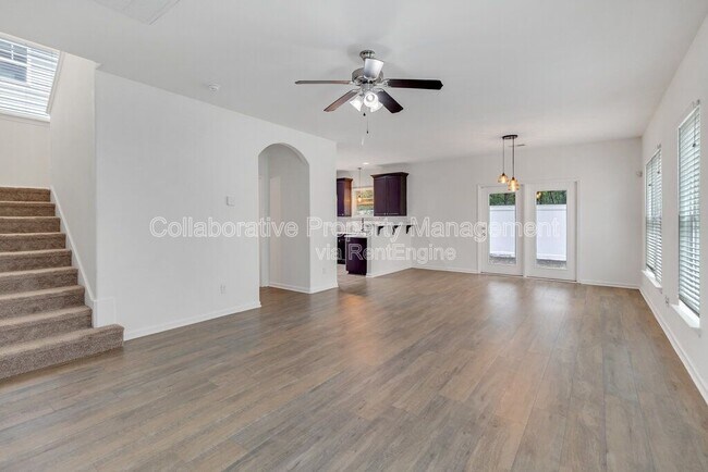 Building Photo - 590 Summer Hill Way