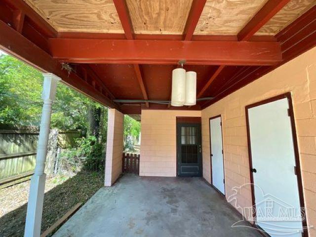 Building Photo - 9 Gentian Dr