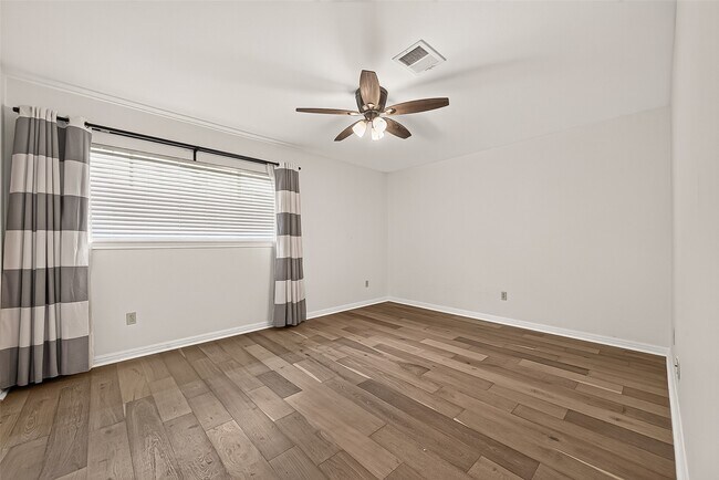 Building Photo - 12411 Pinerock Ln