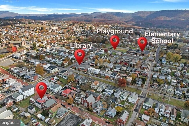 Building Photo - 113 Grand Ave