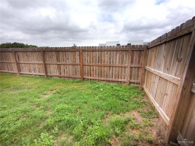 Building Photo - 1001 N Maryland St