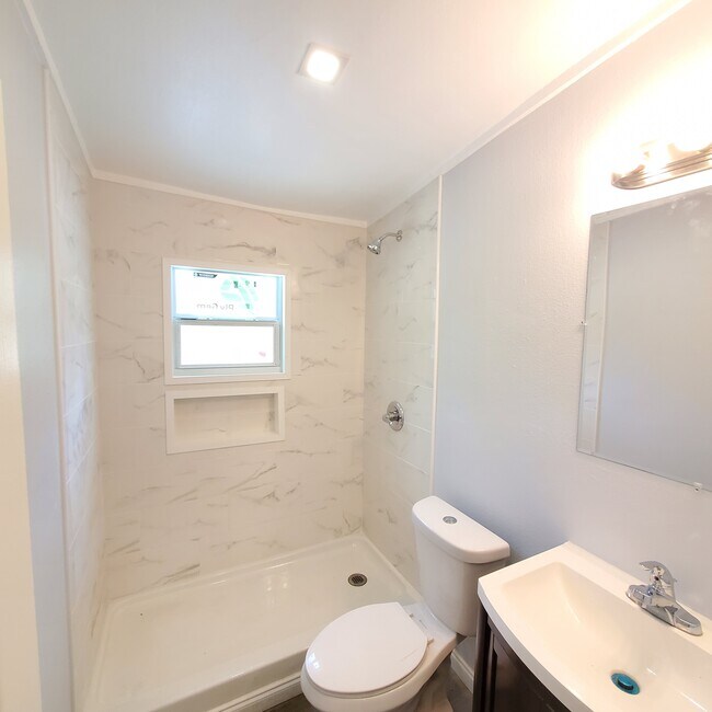 Building Photo - 1735 25th St S