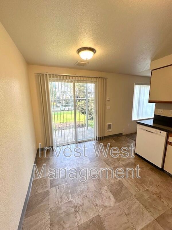 Building Photo - 1815 Kingsley Rd