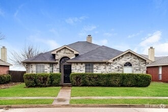 Building Photo - 2834 Coral Dr