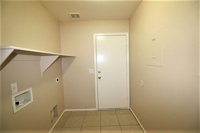 Building Photo - 12450 W San Juan Ave