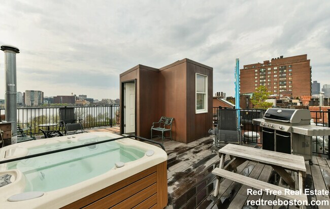 Building Photo - 214 Beacon St