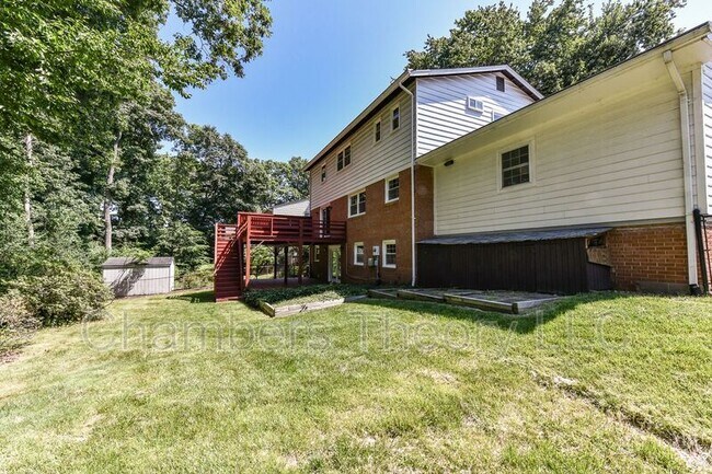 Building Photo - 5012 Sideburn Rd